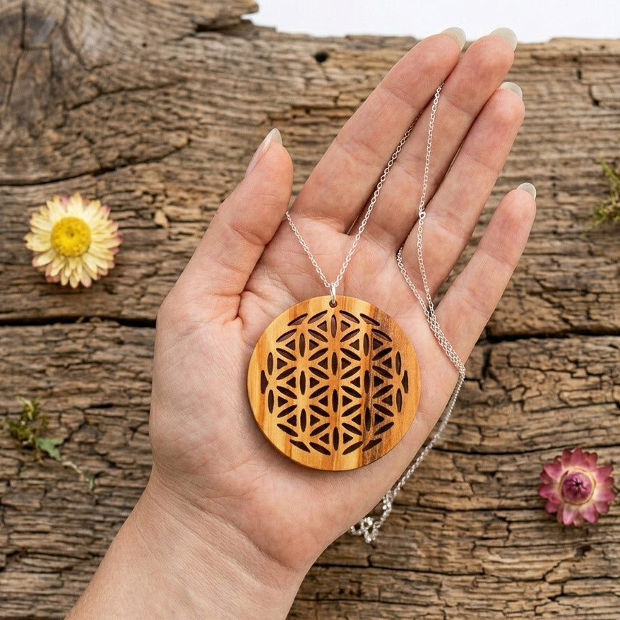 Holzkettenanhänger Blume des Lebens Olivenholz