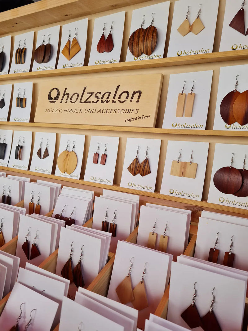 Marktstand Igler Gartentage von holzsalon, Ausschnitt von Holzohrringe Klassik